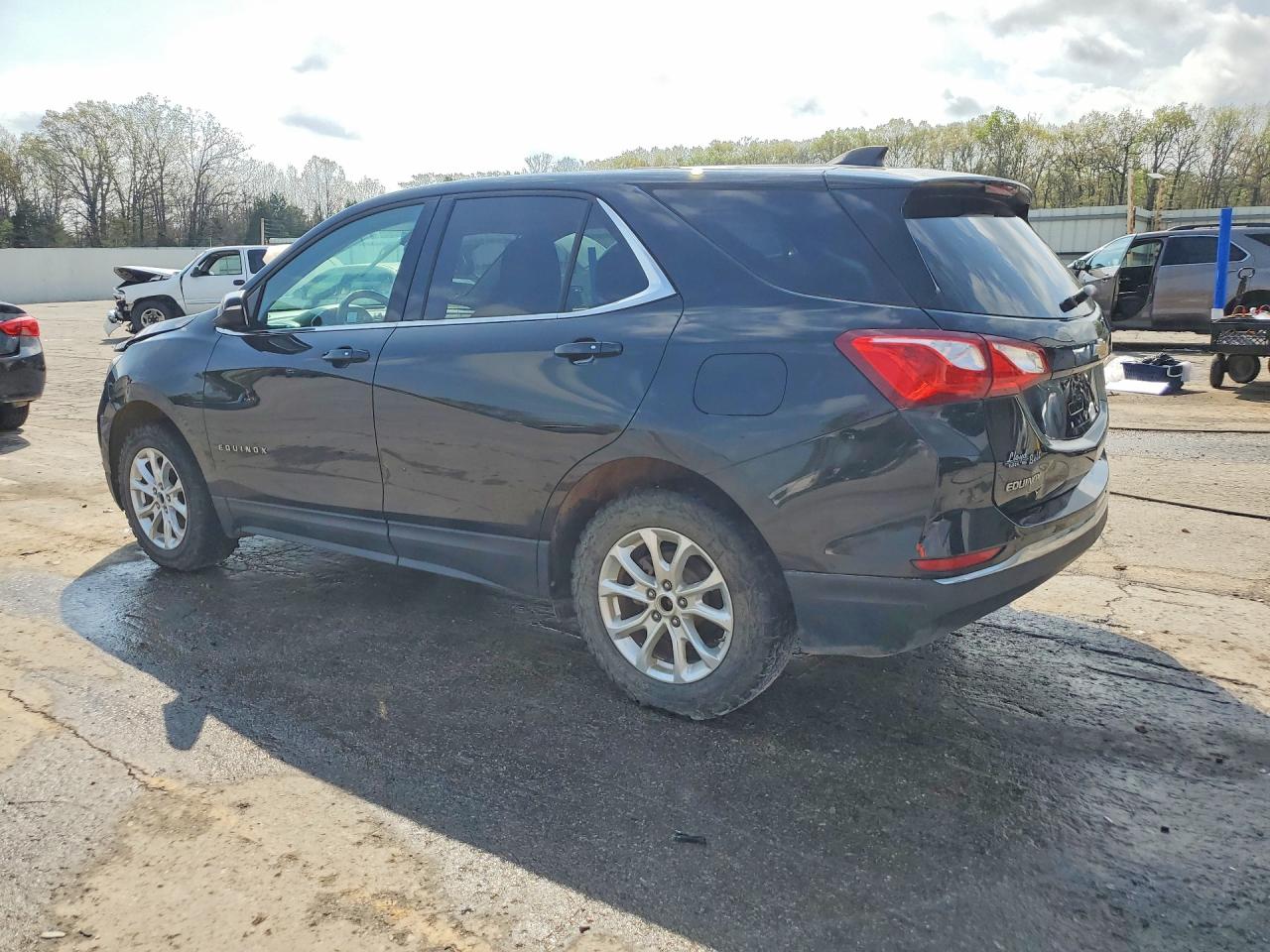 2018 CHEVROLET EQUINOX LT photo 2