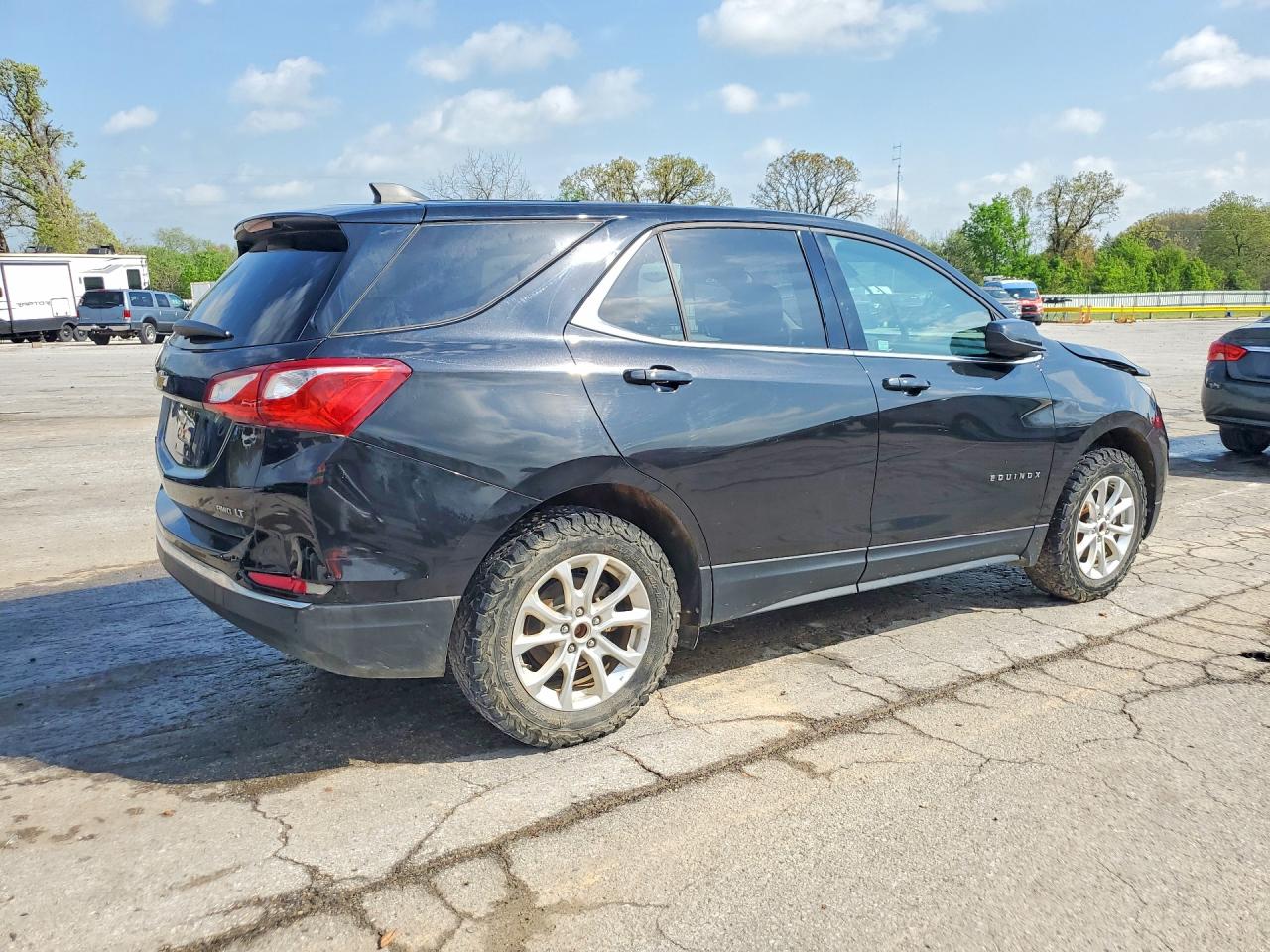 2018 CHEVROLET EQUINOX LT photo 3
