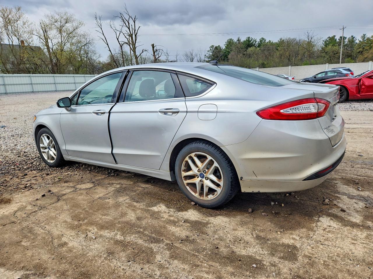 2014 FORD FUSION SE photo 2