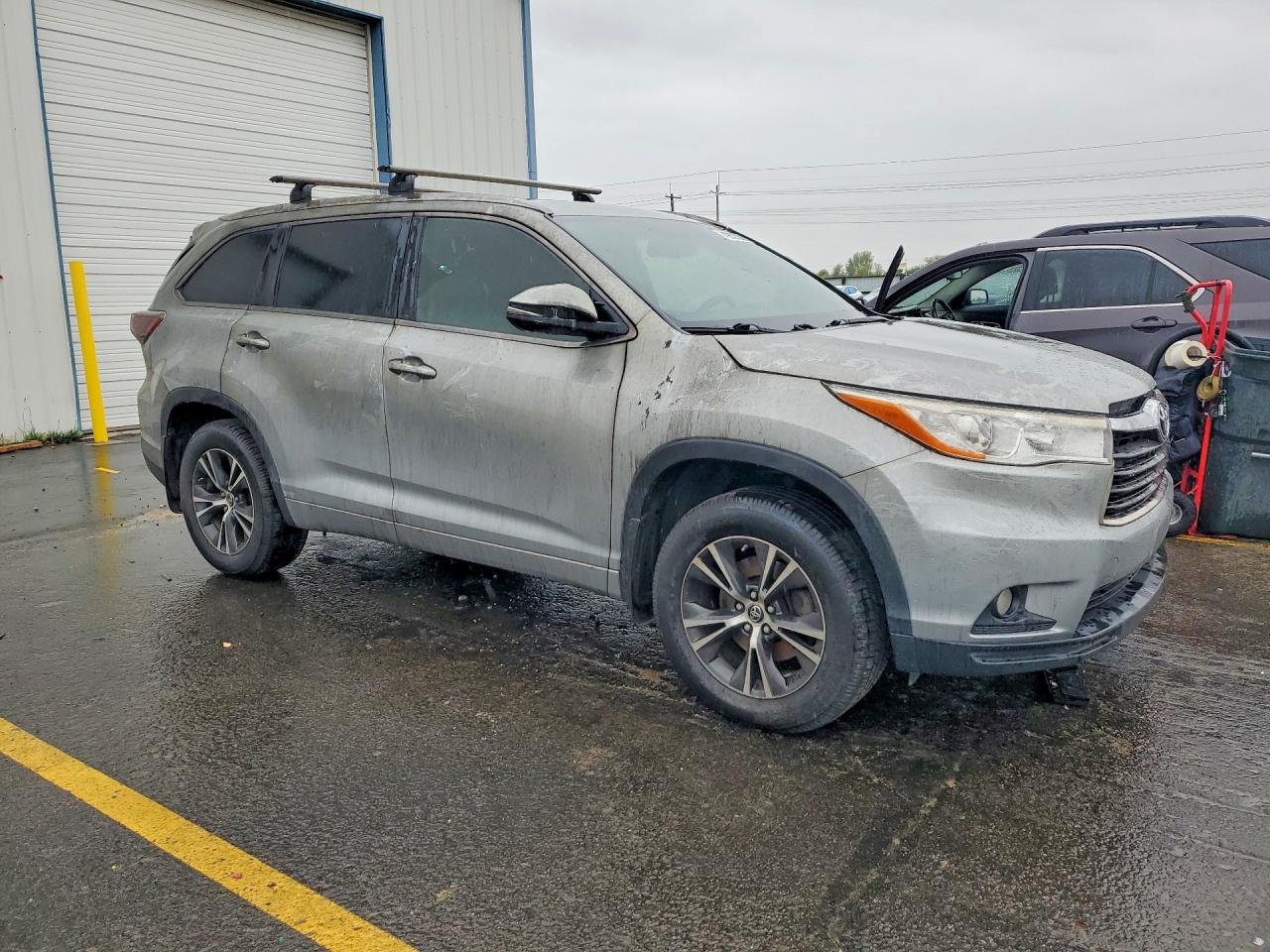 2016 TOYOTA HIGHLANDER XLE photo 4