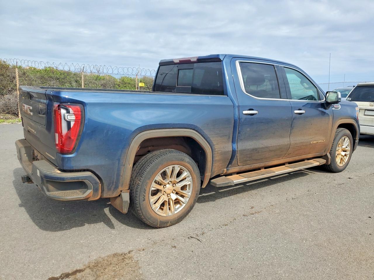 2019 GMC SIERRA K1500 DENALI photo 3