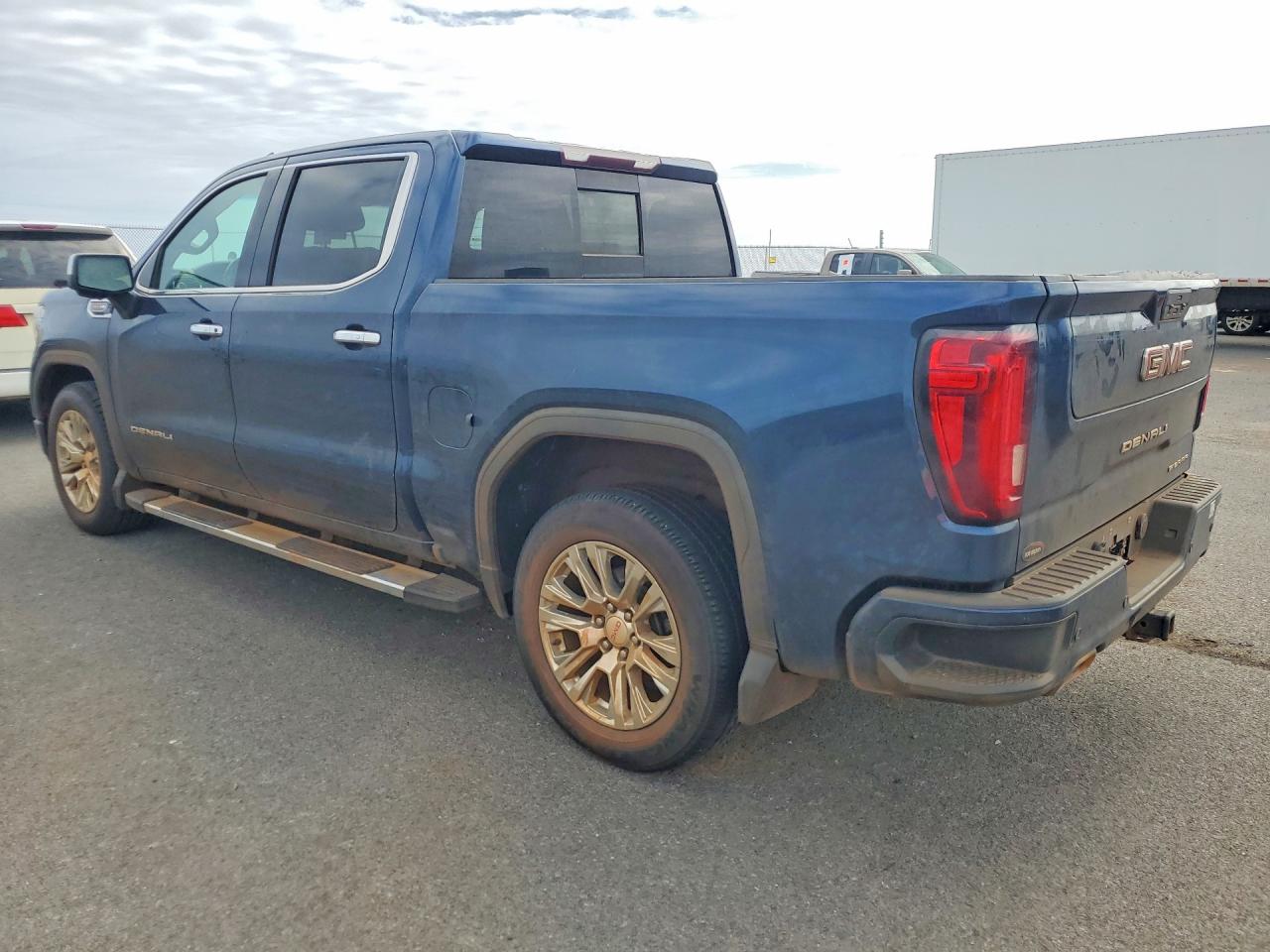 2019 GMC SIERRA K1500 DENALI photo 2