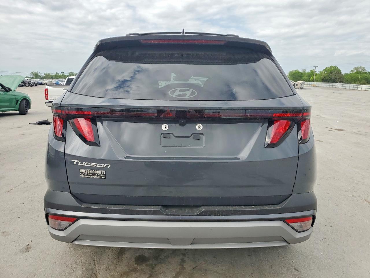 2026 HYUNDAI TUCSON SEL photo 16