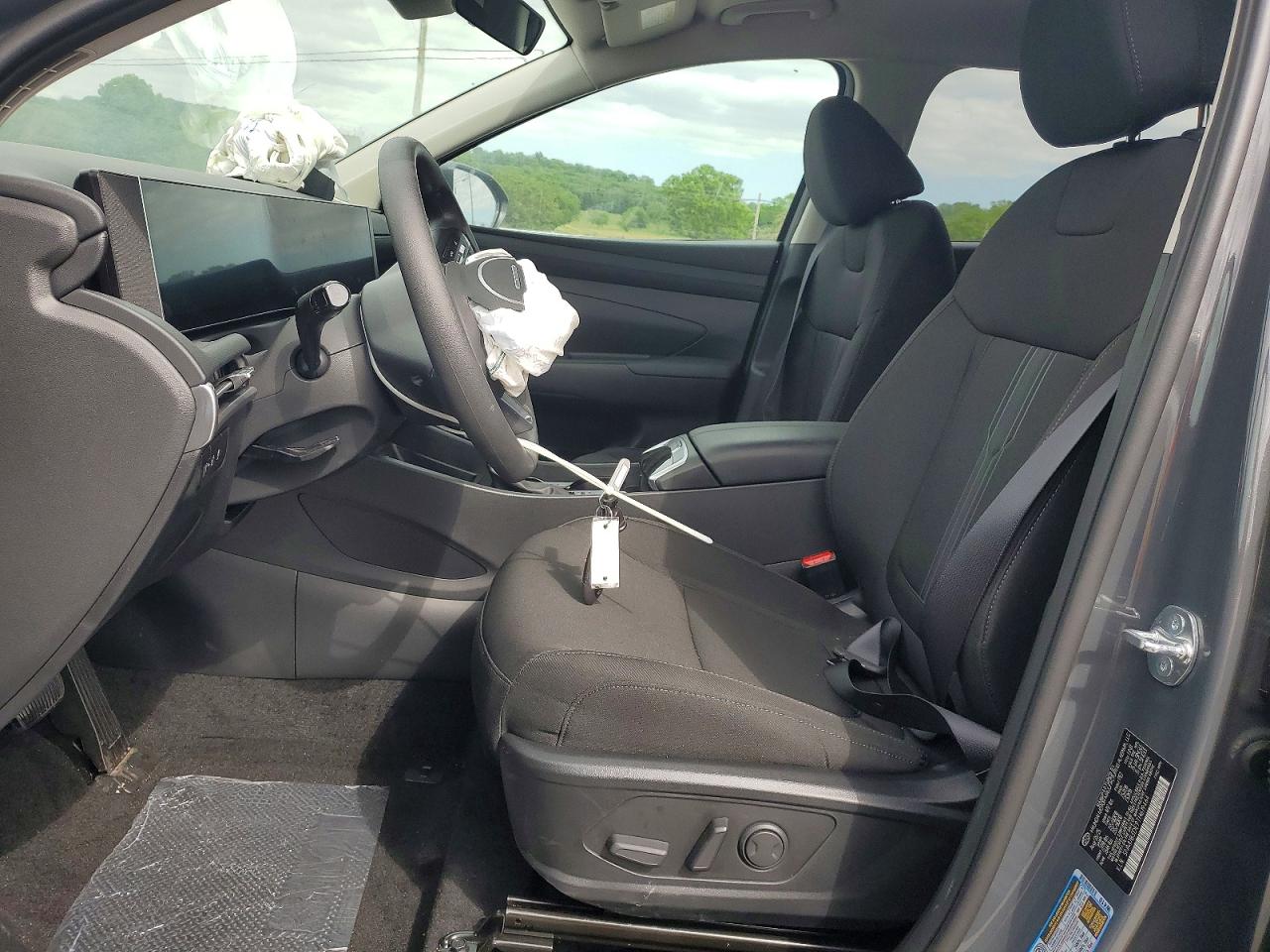 2026 HYUNDAI TUCSON SEL photo 19