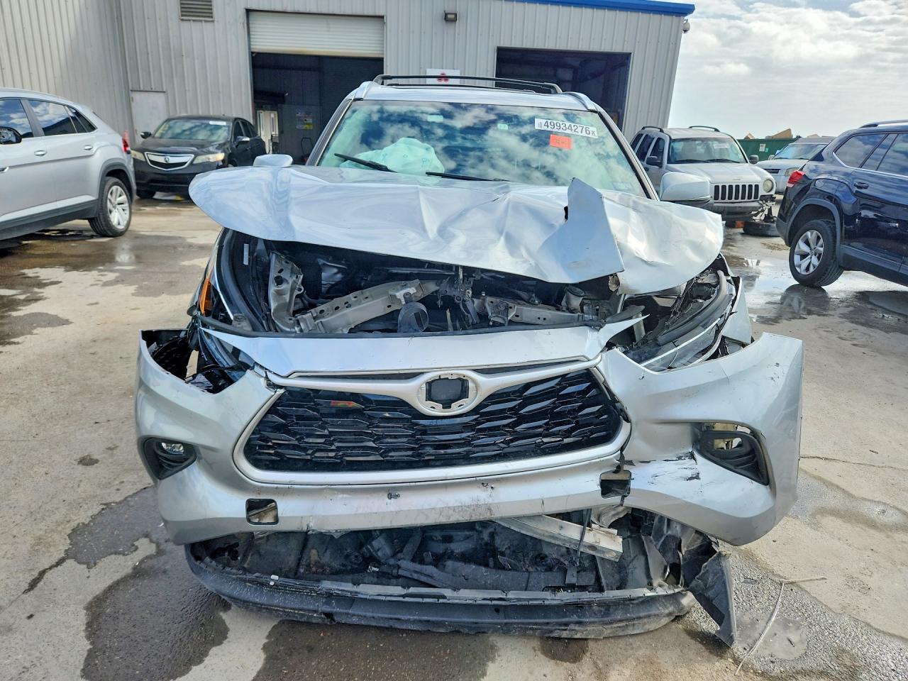 2021 TOYOTA HIGHLANDER XLE photo 5