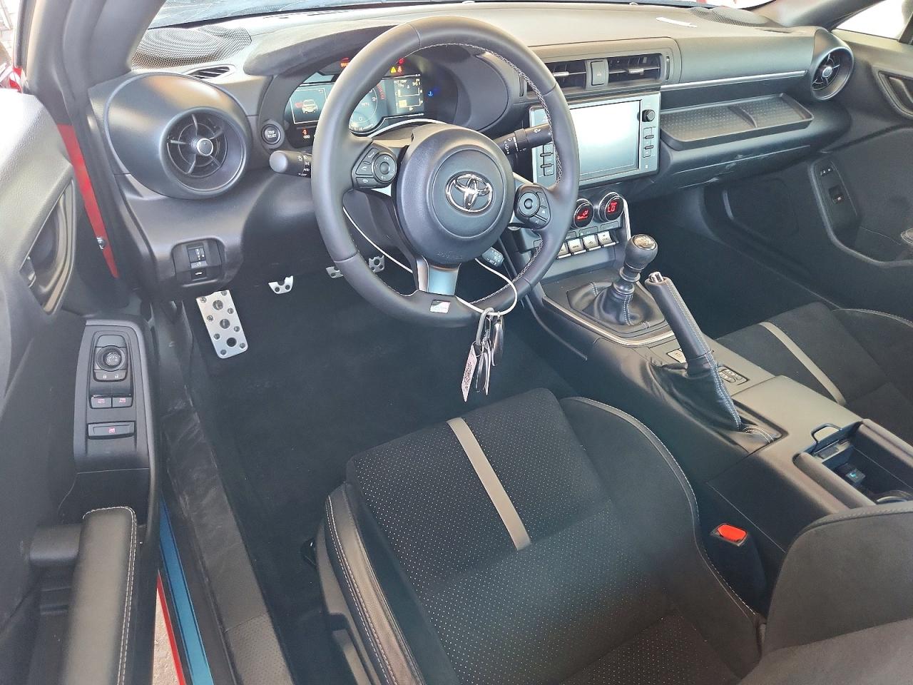 2025 TOYOTA GR 86 PREMIUM photo 15