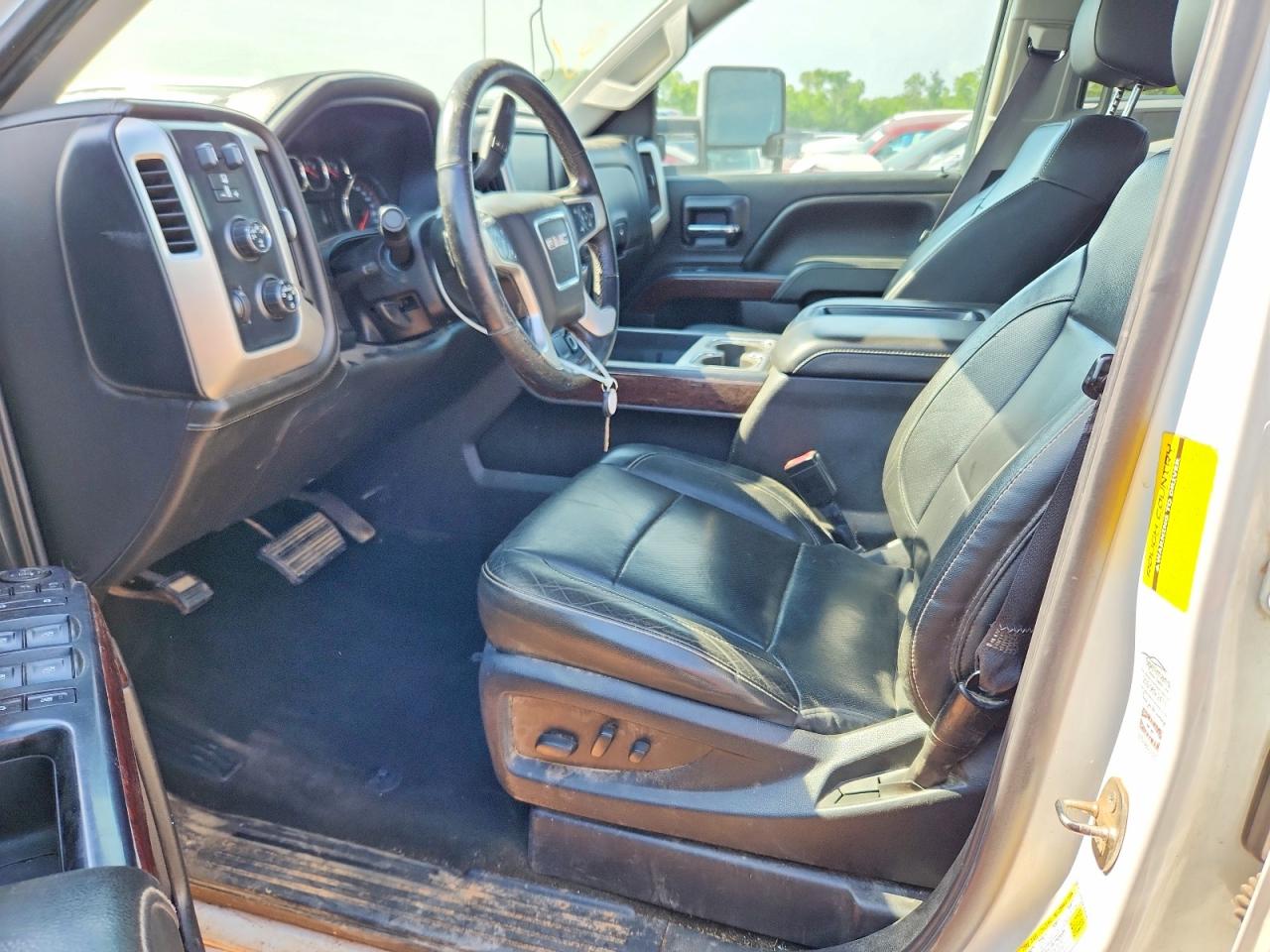 2015 GMC SIERRA K1500 SLT photo 13