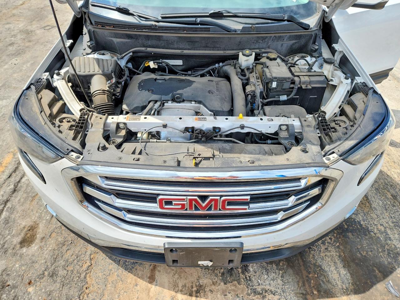 2019 GMC TERRAIN SLT photo 12
