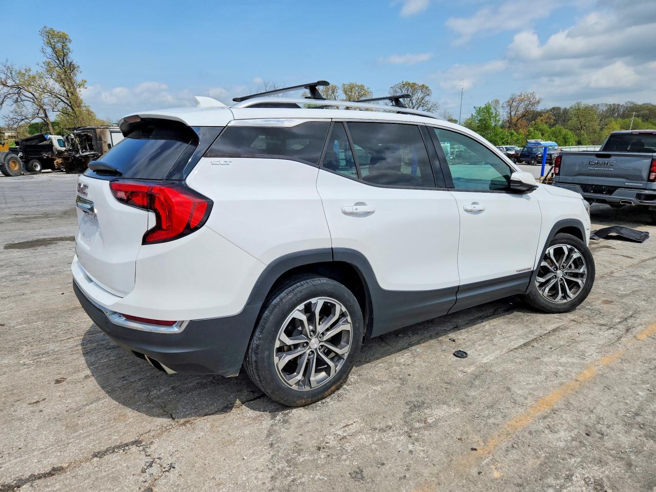 2019 GMC TERRAIN SLT photo 3