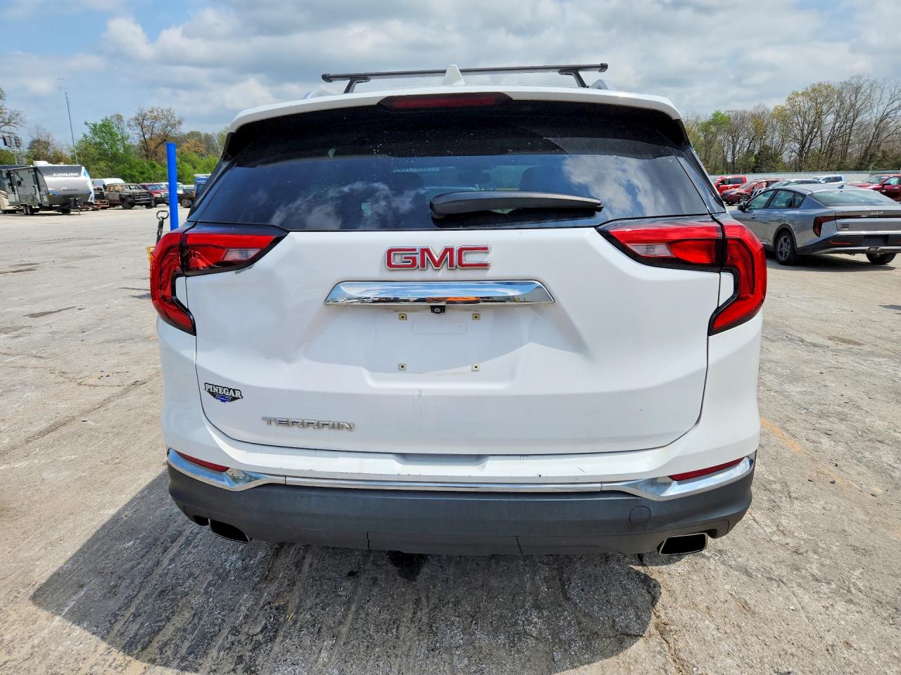 2019 GMC TERRAIN SLT photo 6
