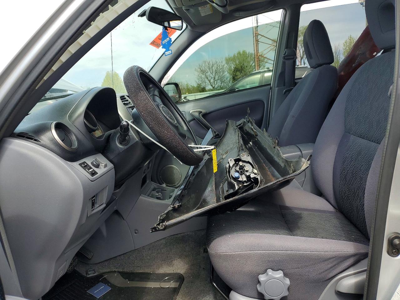 2002 TOYOTA RAV4 BASE photo 19