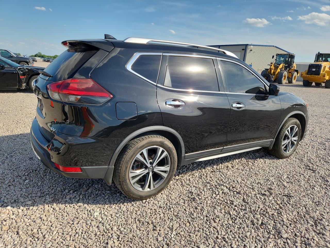 2019 NISSAN ROGUE SV photo 3