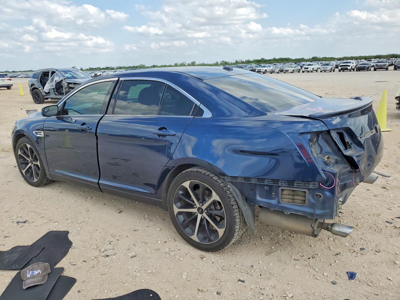2016 FORD TAURUS SEL photo 3