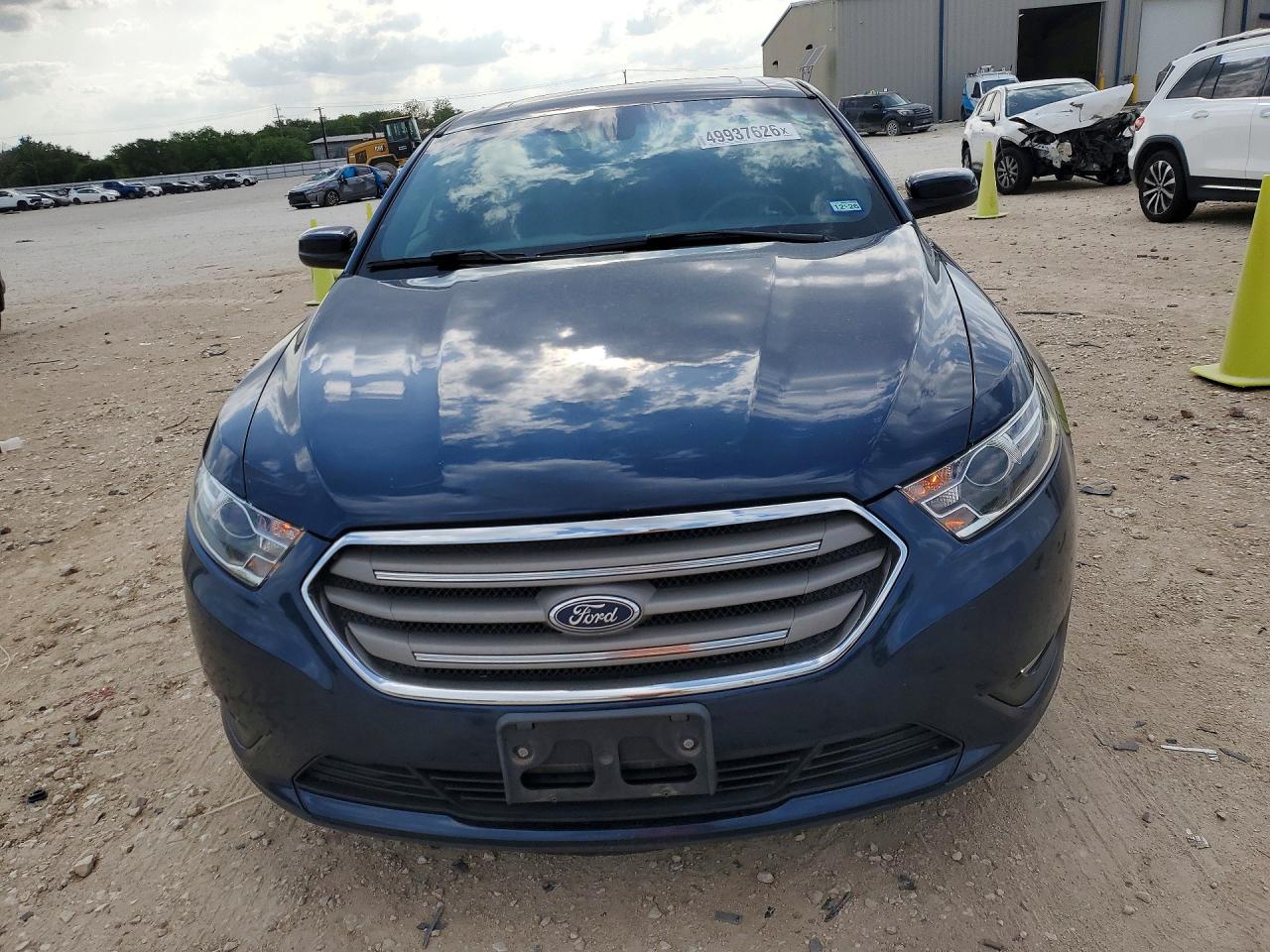 2016 FORD TAURUS SEL photo 9