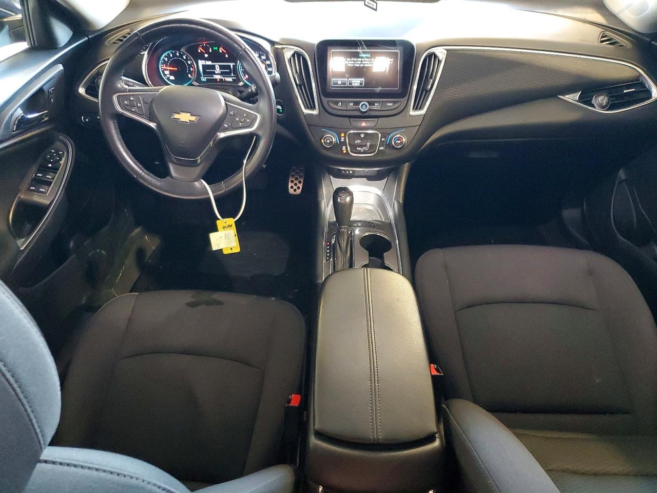 2017 CHEVROLET MALIBU LT photo 8