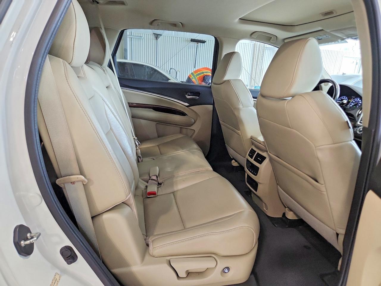 2016 ACURA MDX photo 31
