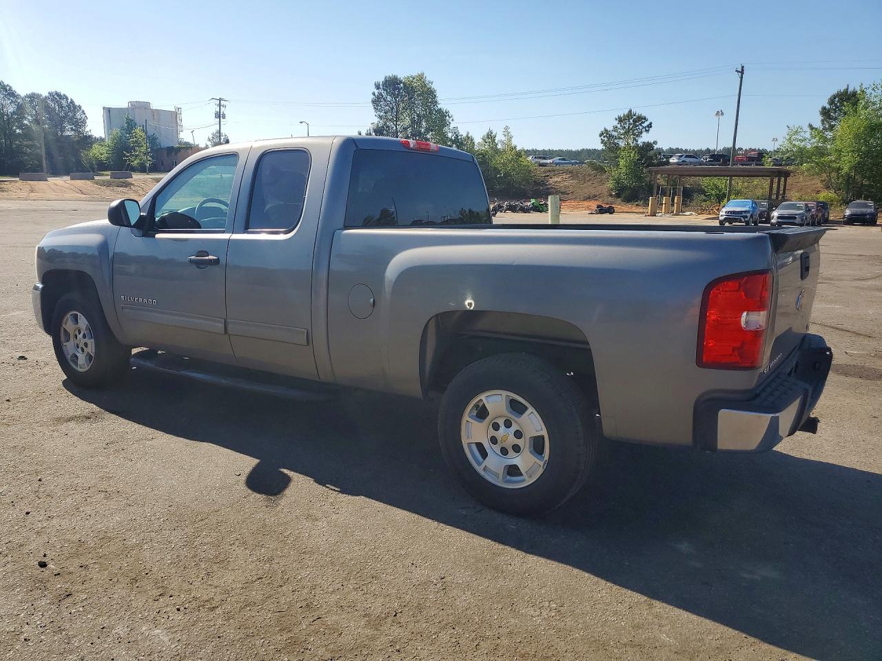 2013 CHEVROLET SILVERADO C1500 LT photo 3