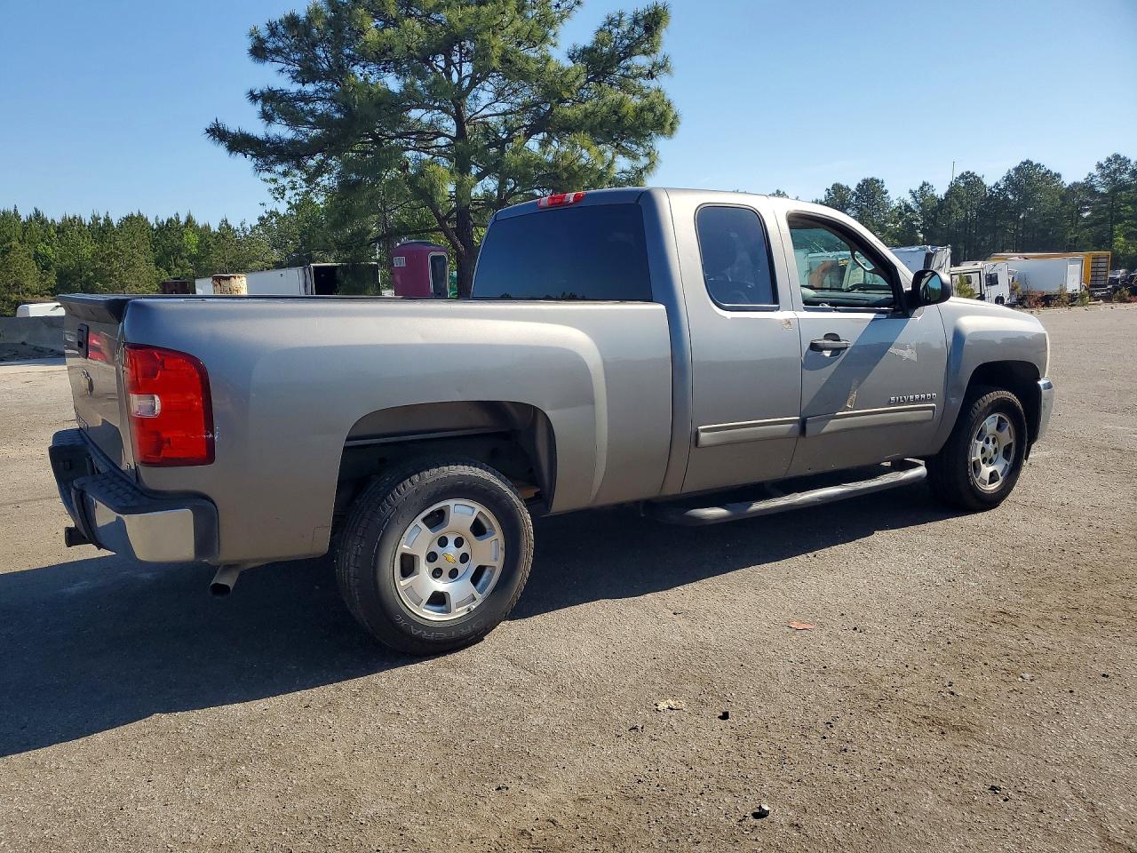 2013 CHEVROLET SILVERADO C1500 LT photo 5