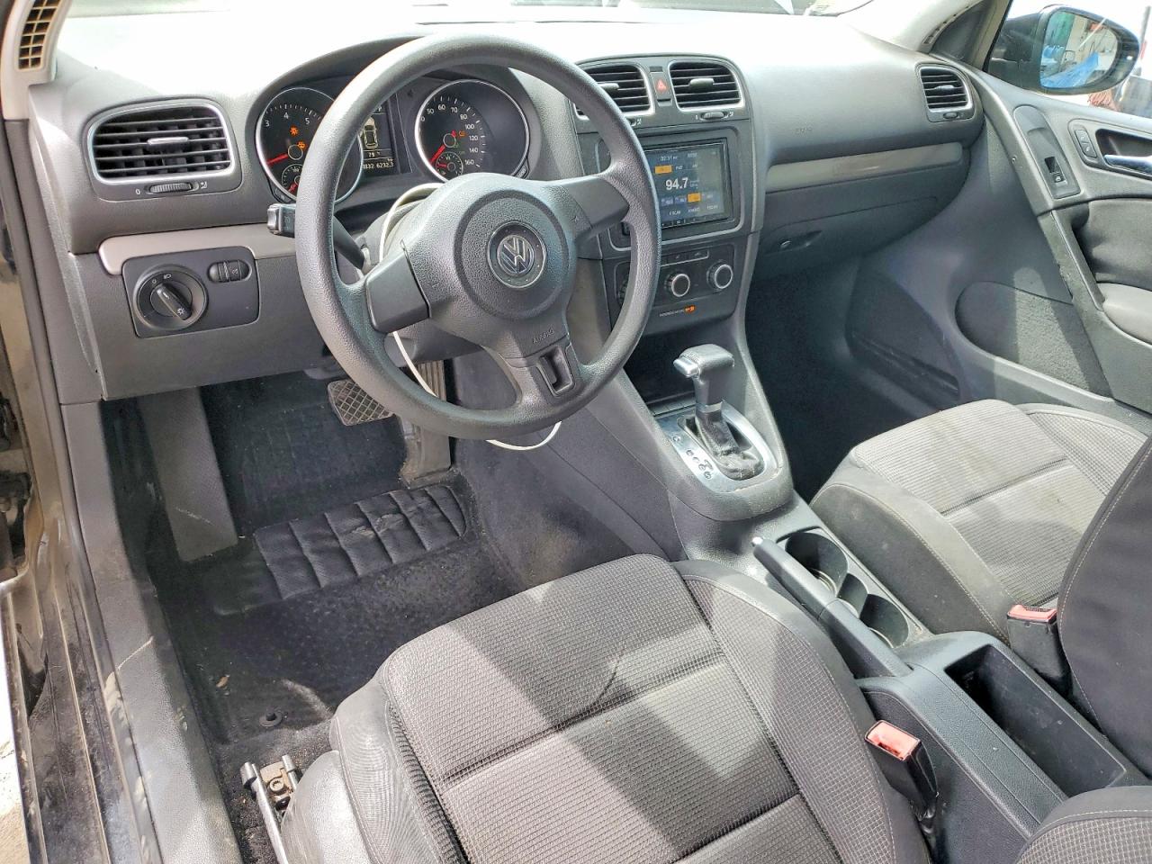 2010 VOLKSWAGEN GOLF photo 15