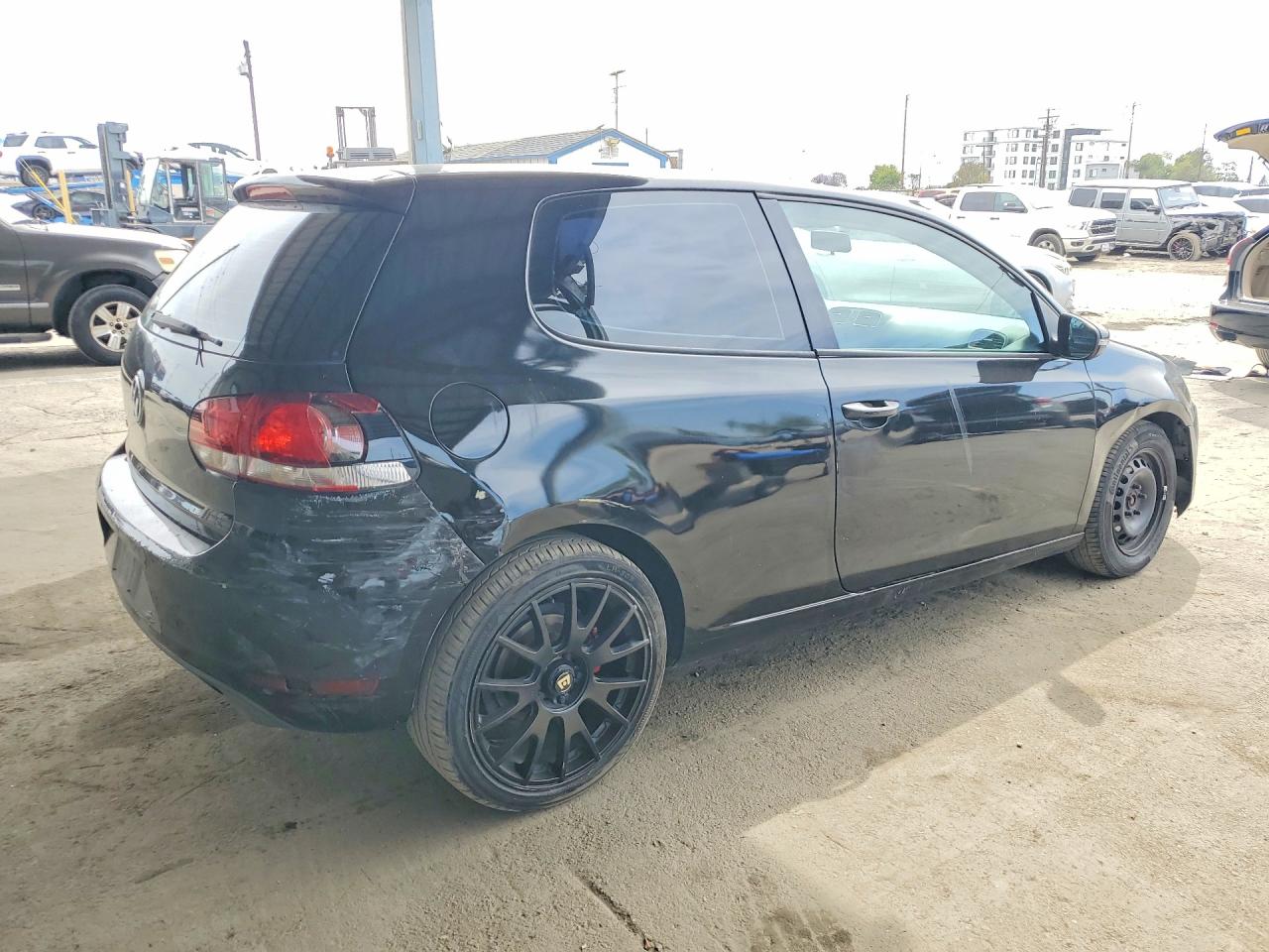 2010 VOLKSWAGEN GOLF photo 5