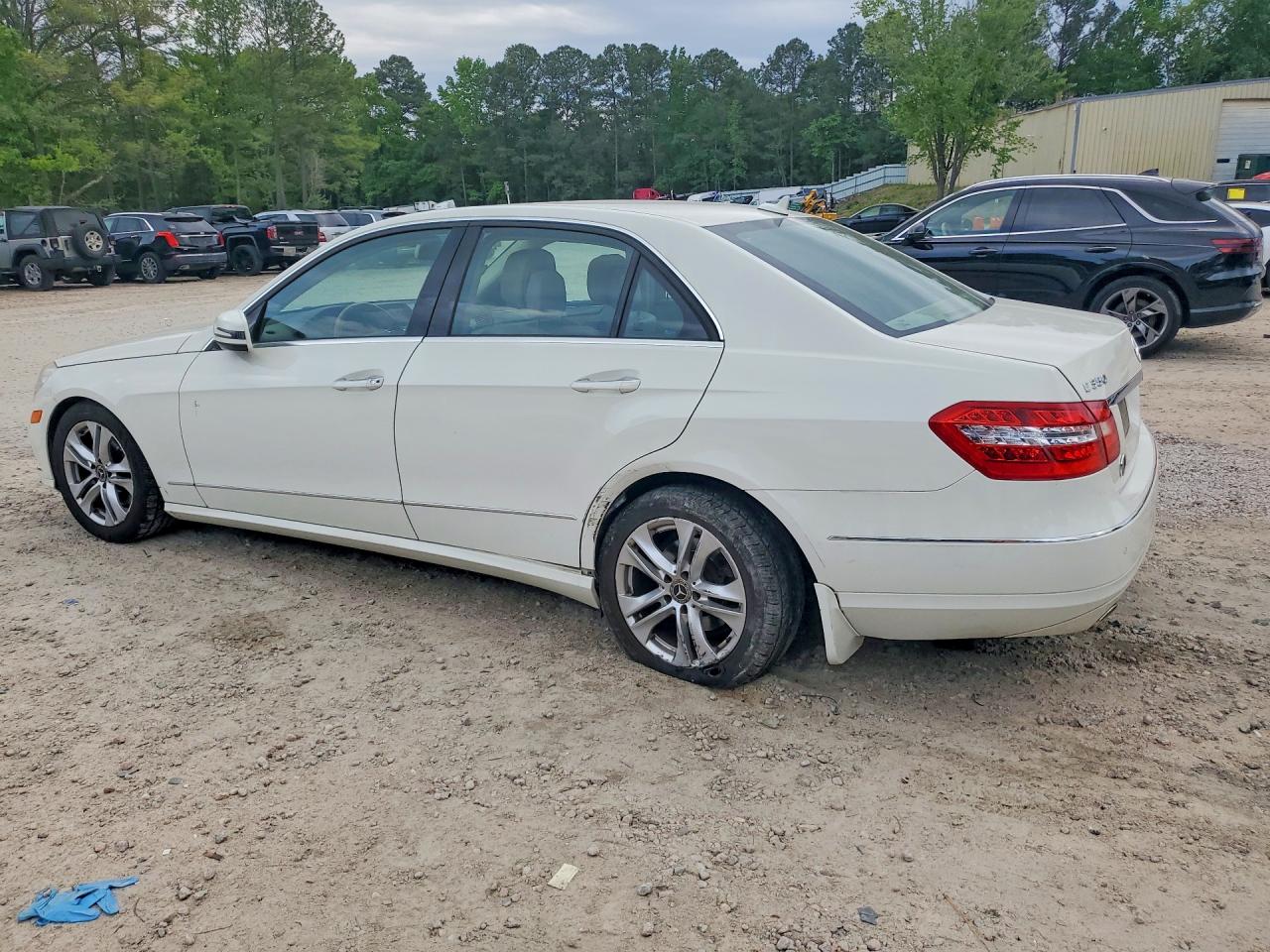 2010 MERCEDES-BENZ E 350 photo 2