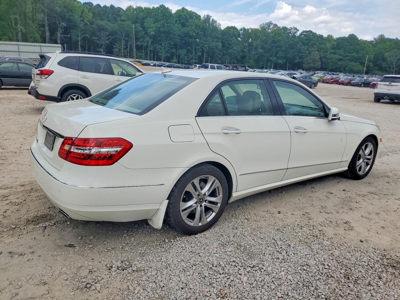 2010 MERCEDES-BENZ E 350 photo 3