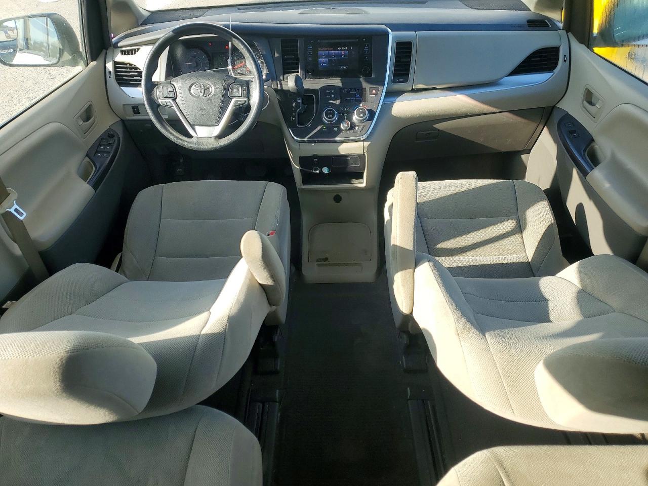 2016 TOYOTA SIENNA L 7-PASSENGER photo 8