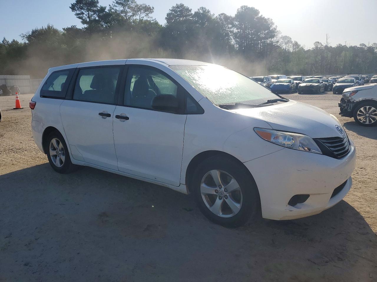 2016 TOYOTA SIENNA L 7-PASSENGER photo 4