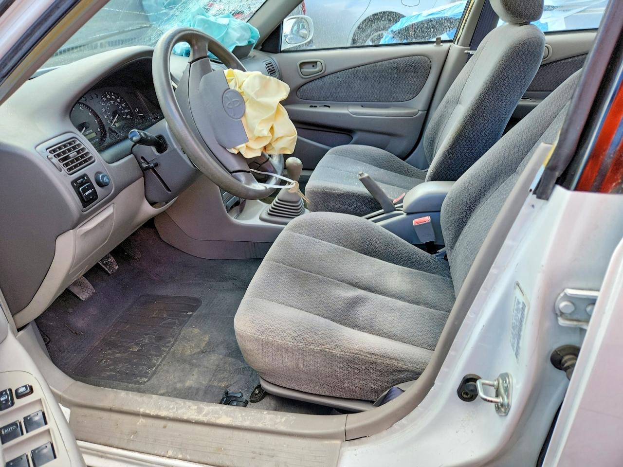 2001 TOYOTA COROLLA LE photo 13