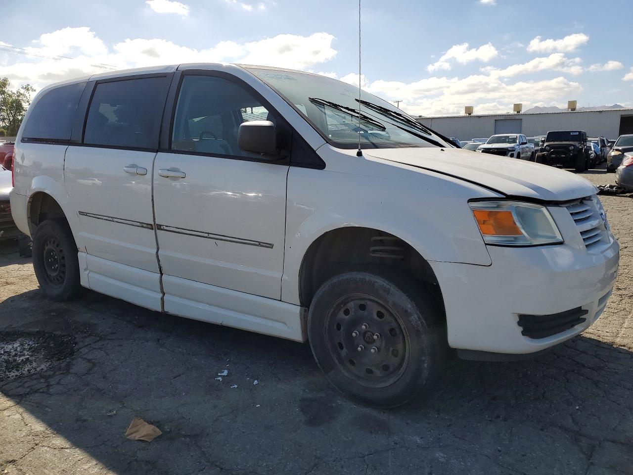 2010 DODGE GRAND CARAVAN photo 7