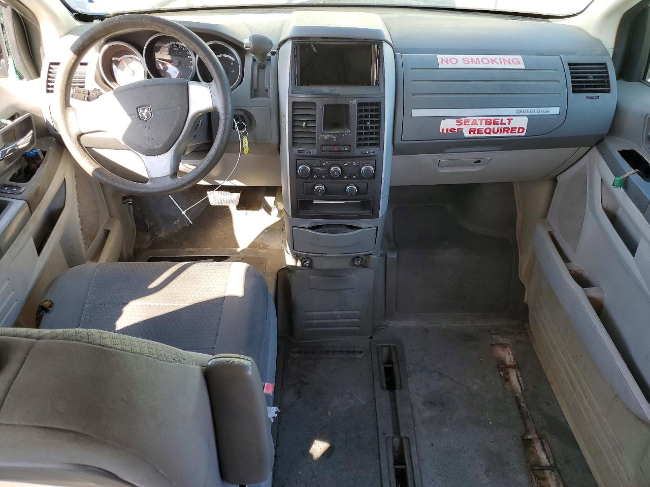 2010 DODGE GRAND CARAVAN photo 15