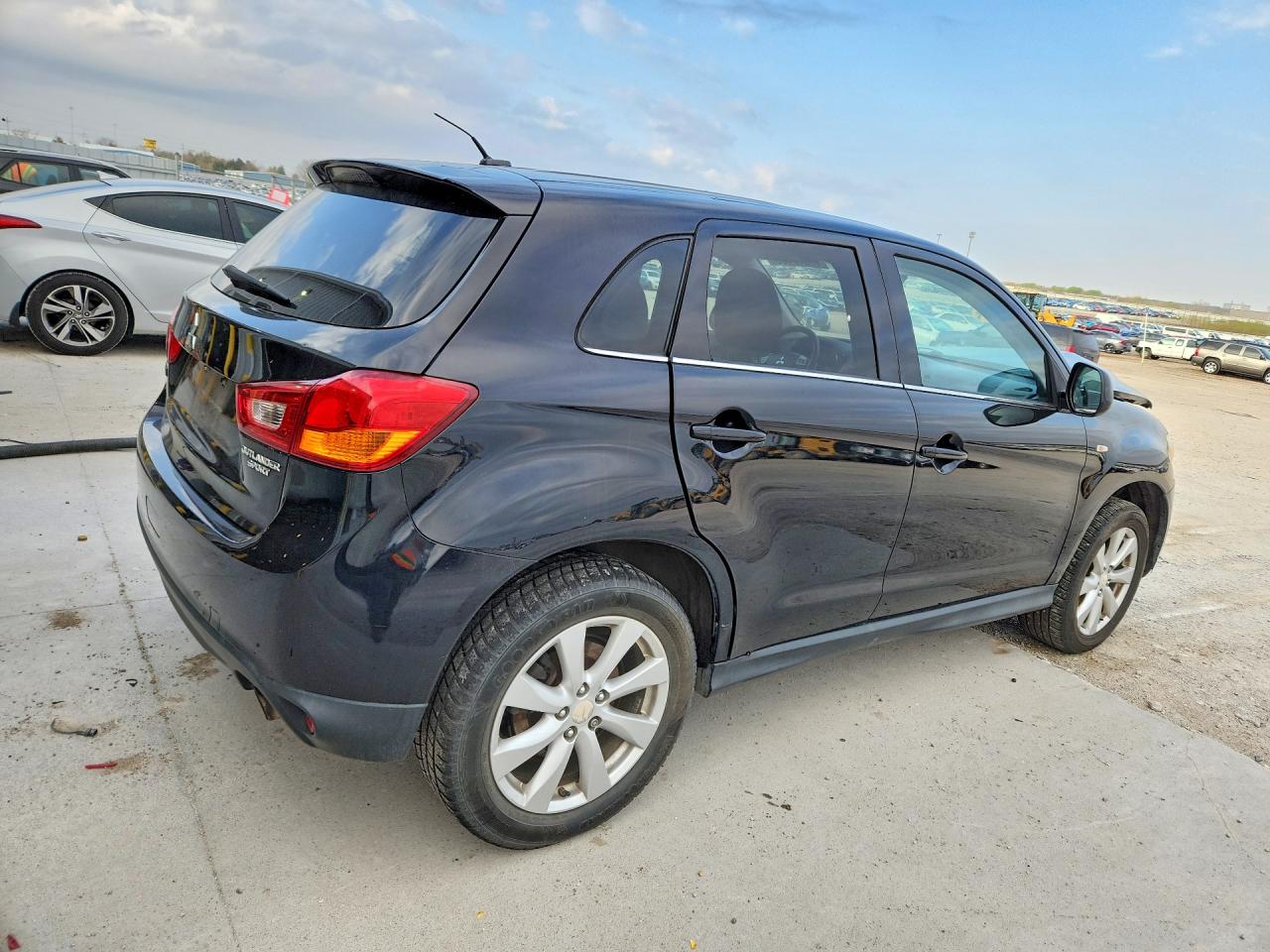 2013 MITSUBISHI OUTLANDER SPORT SE photo 5
