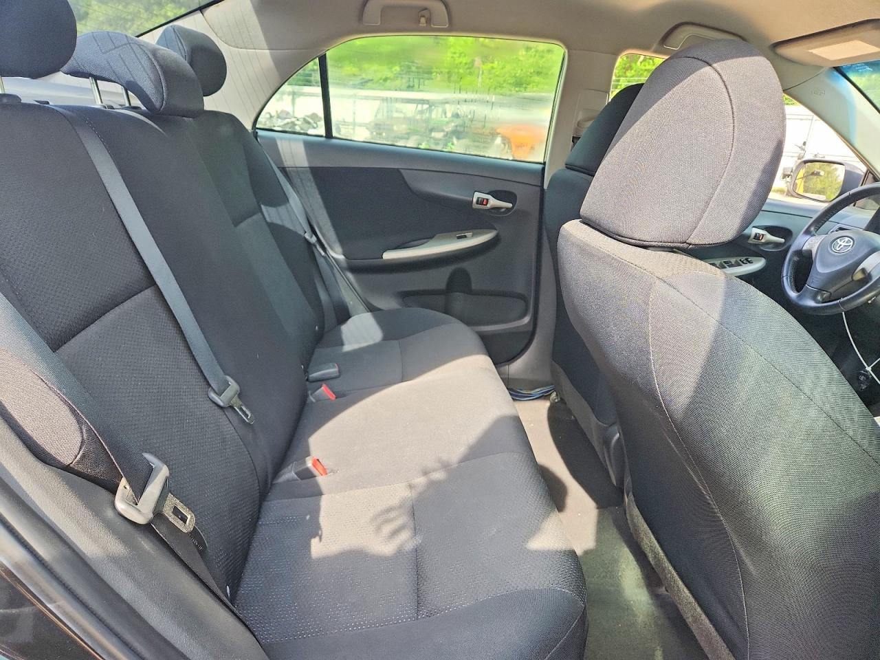 2010 TOYOTA COROLLA S photo 28