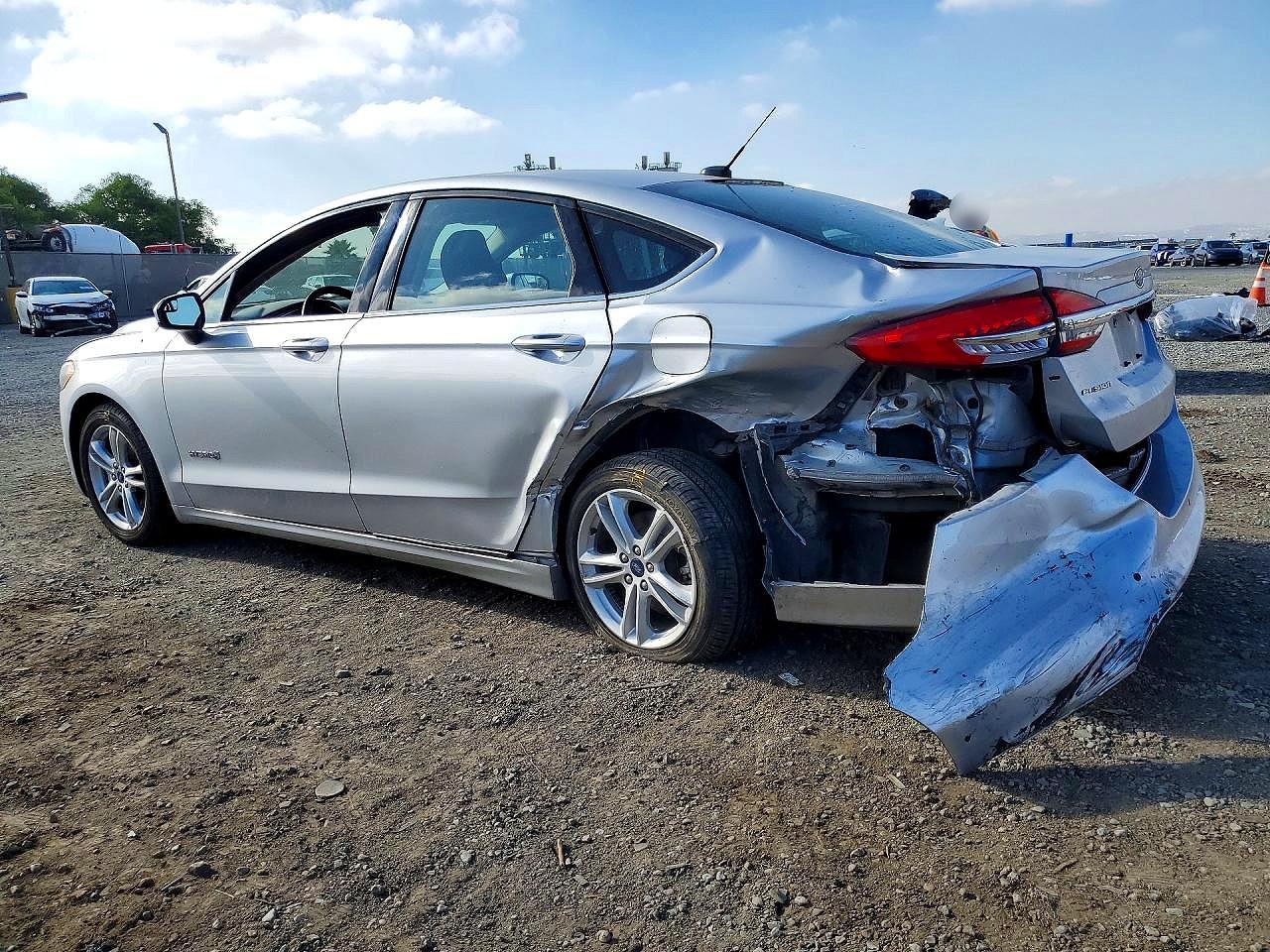 2018 FORD FUSION photo 4