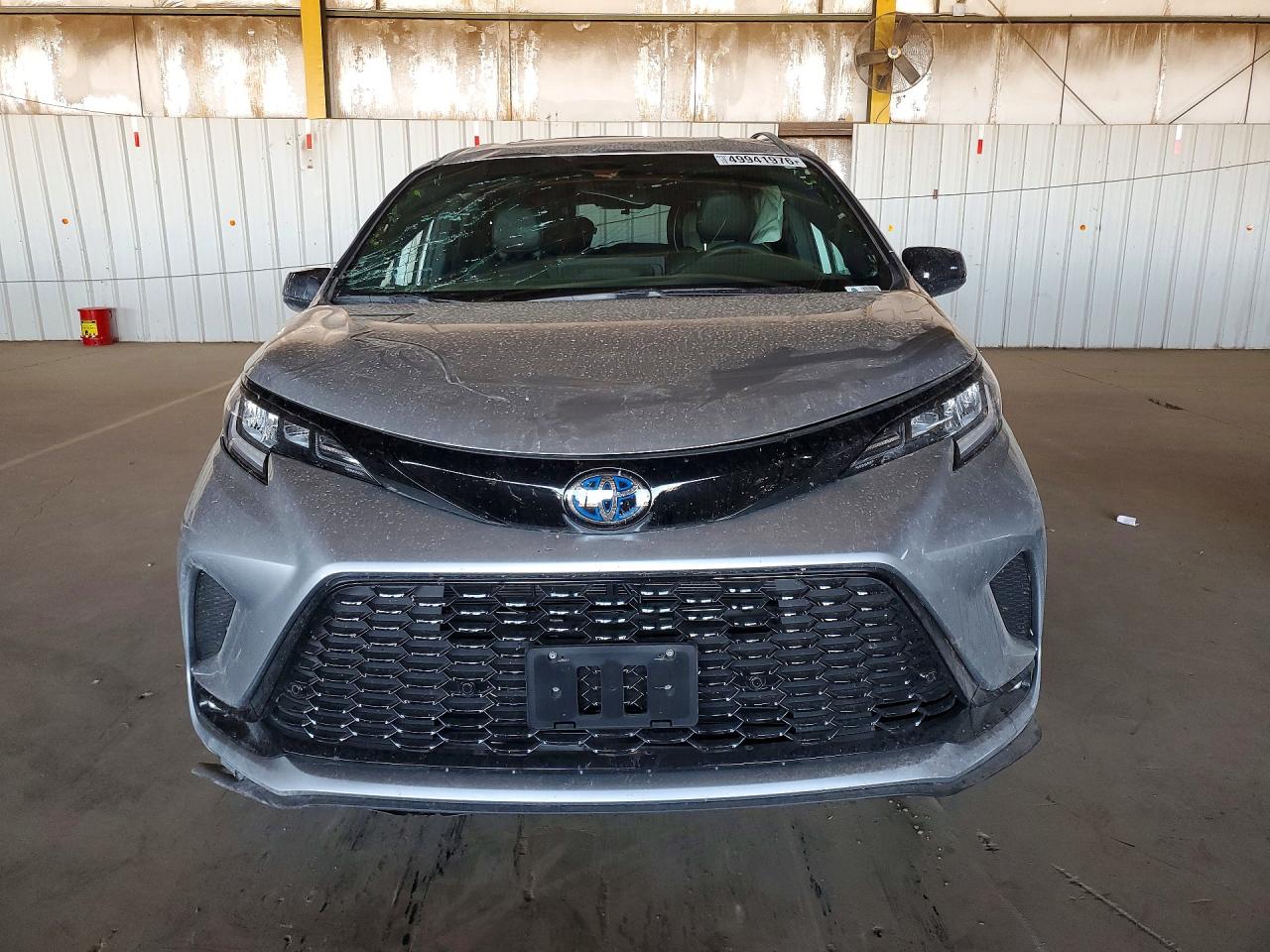 2025 TOYOTA SIENNA XSE photo 9