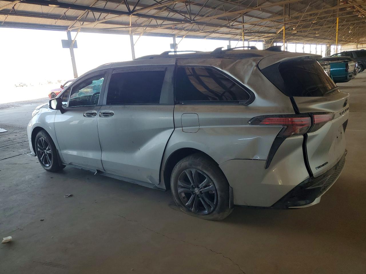 2025 TOYOTA SIENNA XSE photo 3