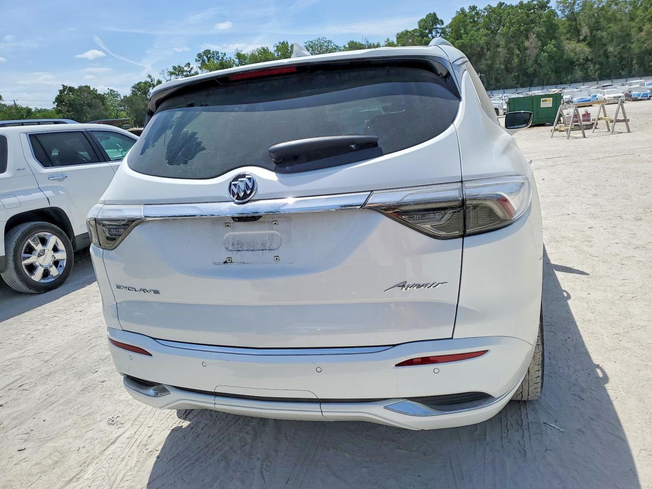 2022 BUICK ENCLAVE AVENIR photo 11