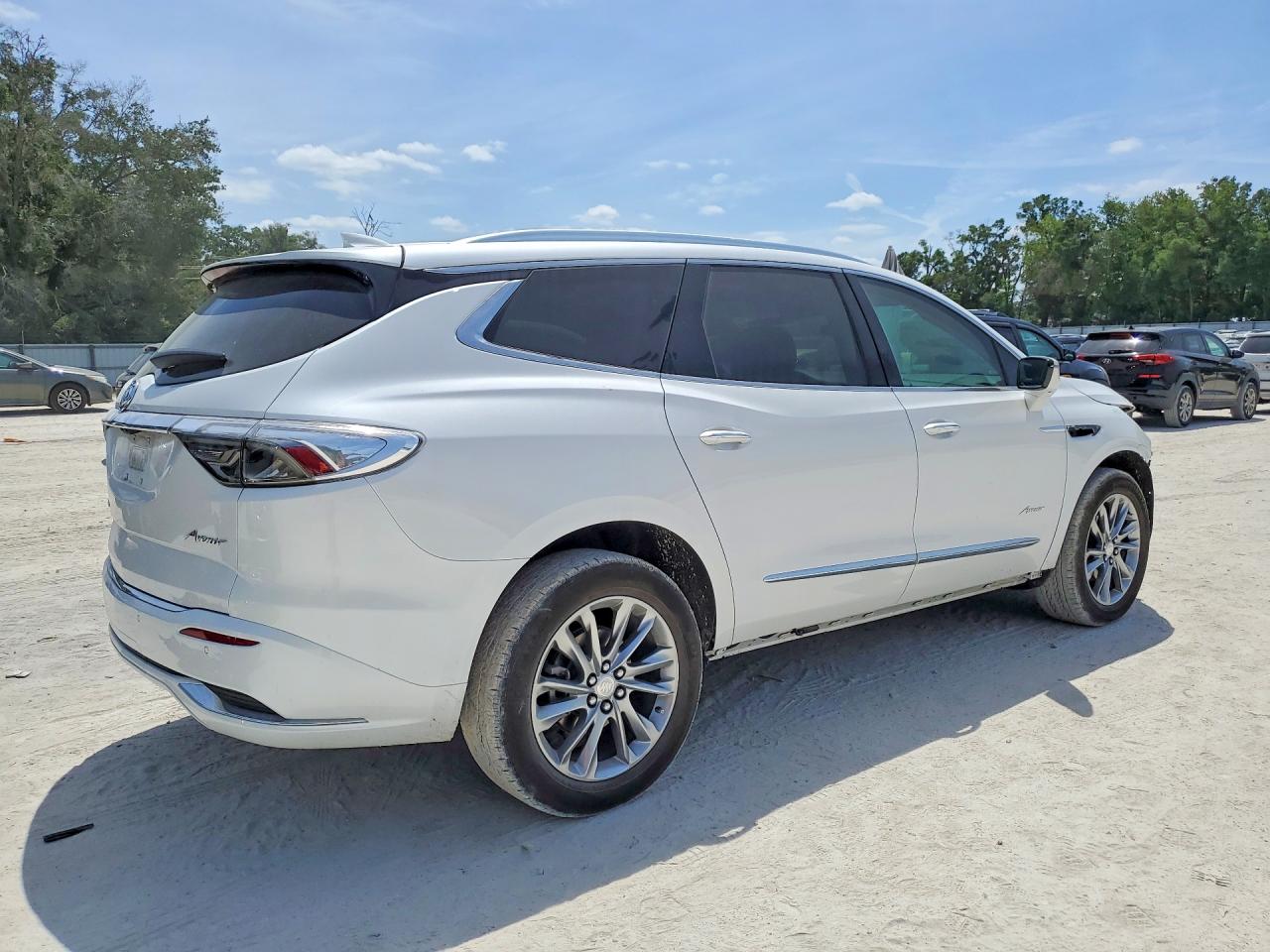 2022 BUICK ENCLAVE AVENIR photo 5