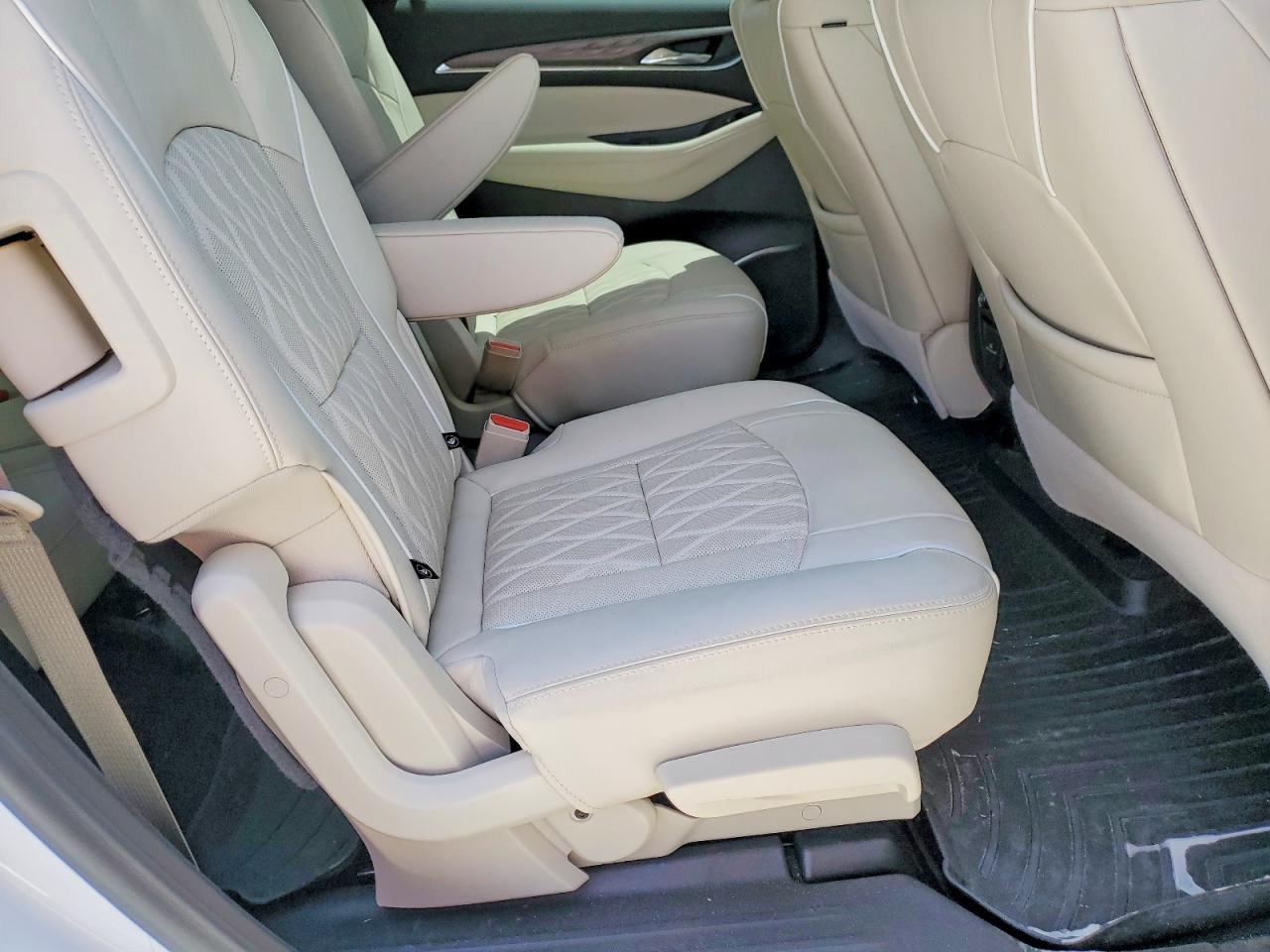 2022 BUICK ENCLAVE AVENIR photo 21