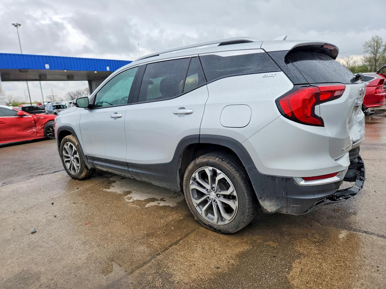 2019 GMC TERRAIN SLT photo 2