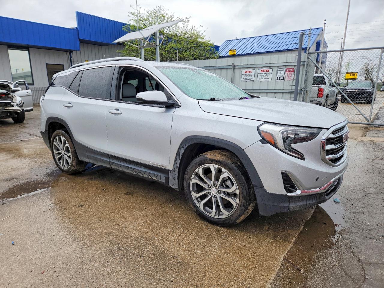 2019 GMC TERRAIN SLT photo 4