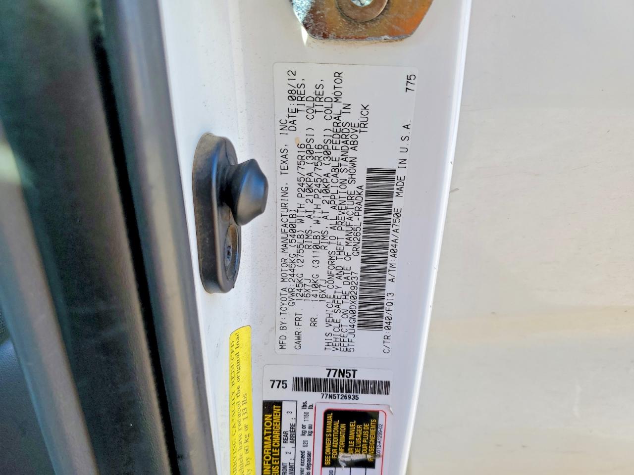 2013 TOYOTA TACOMA photo 34