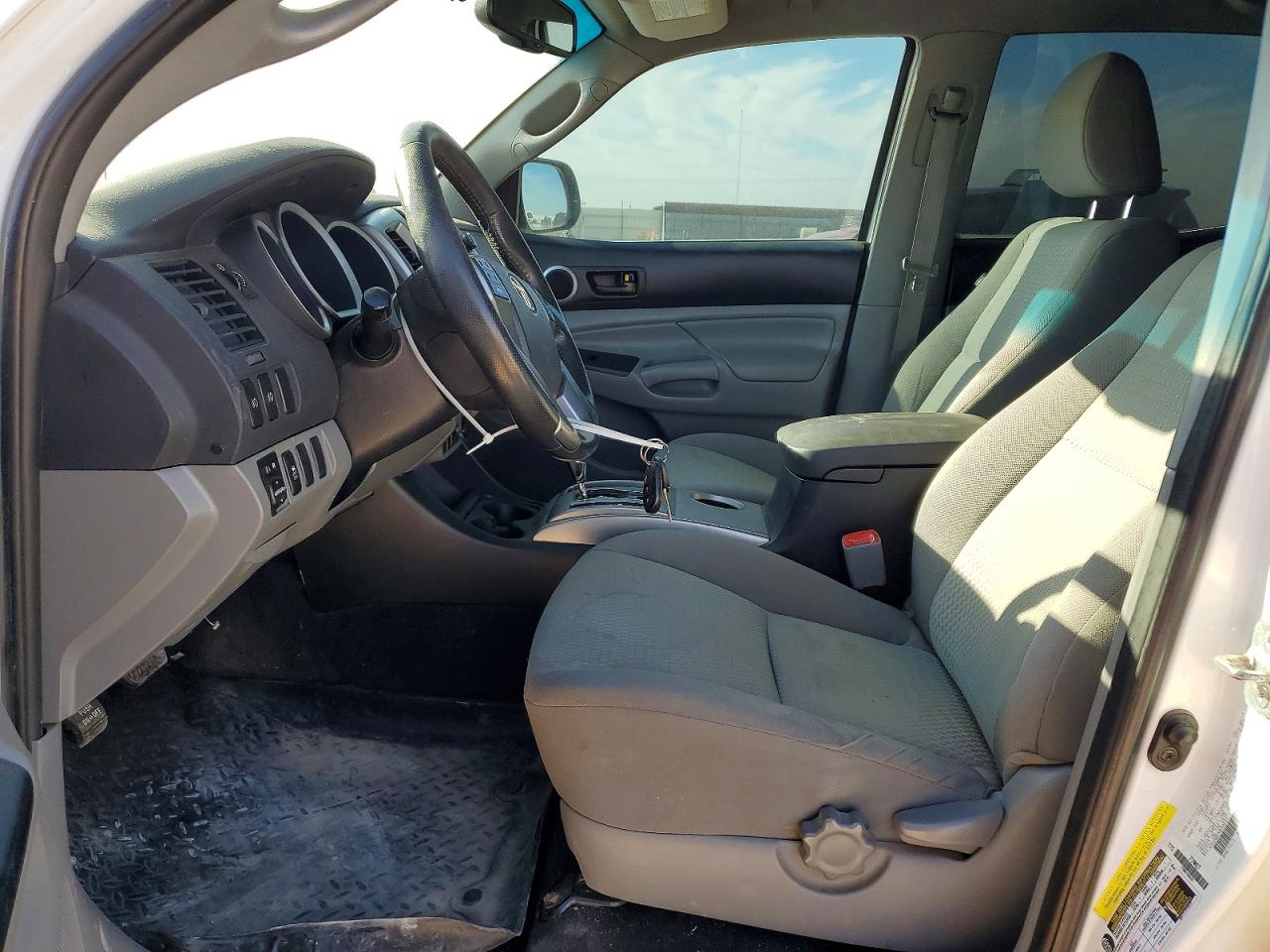 2013 TOYOTA TACOMA photo 19