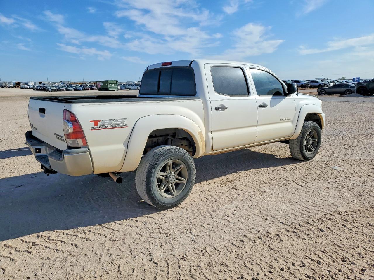 2013 TOYOTA TACOMA photo 7