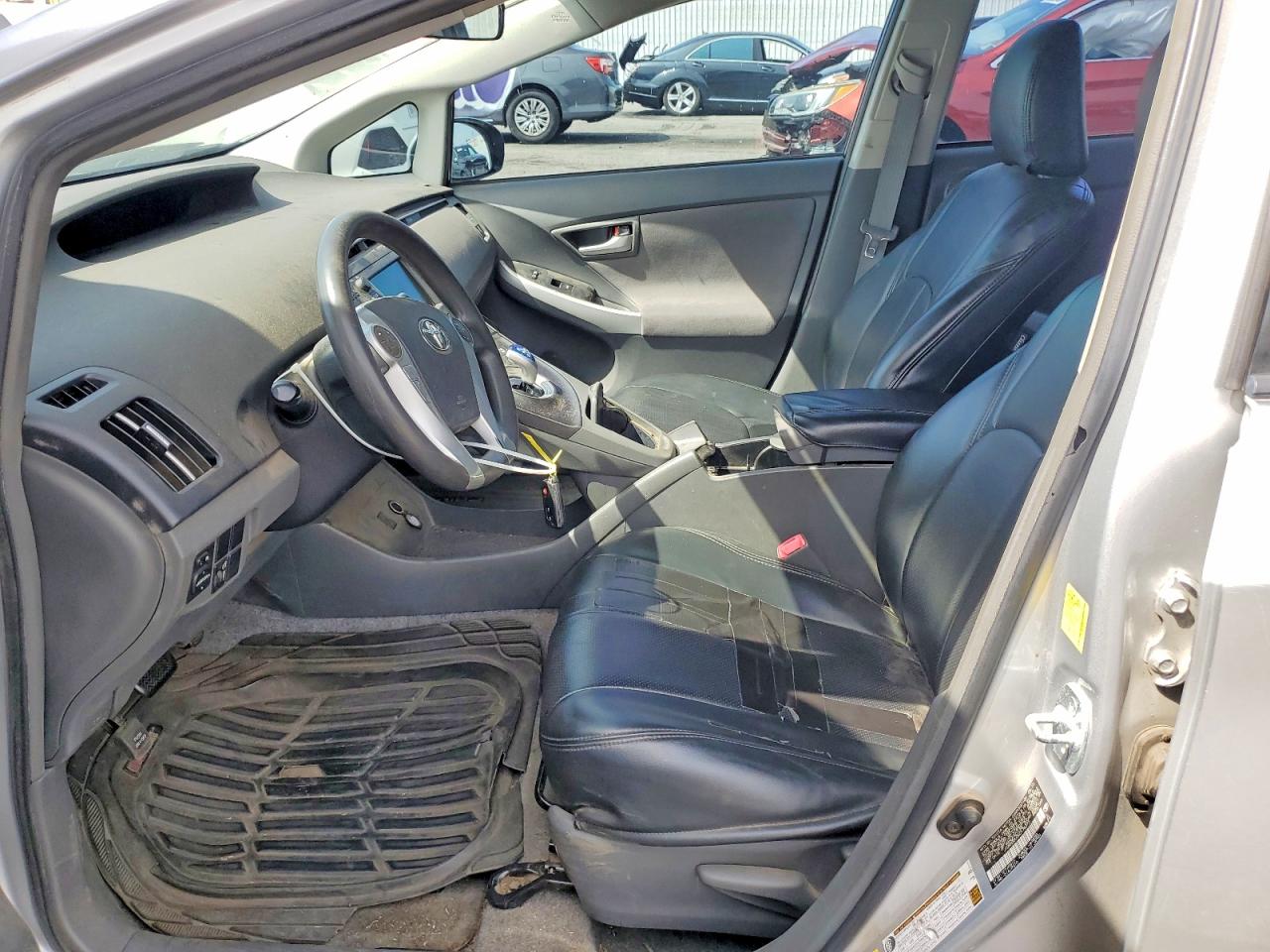 2010 TOYOTA PRIUS III photo 13