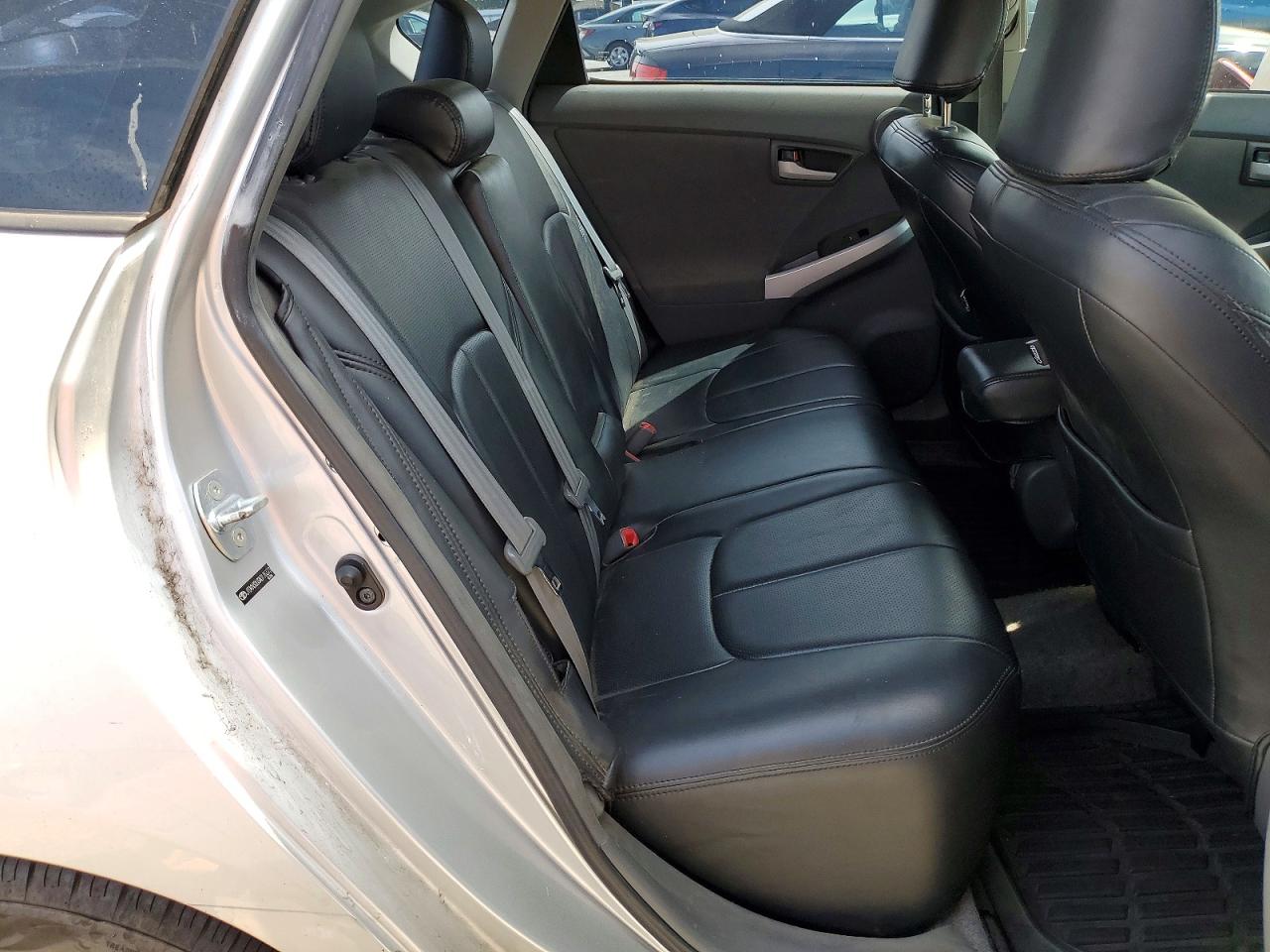 2010 TOYOTA PRIUS III photo 19