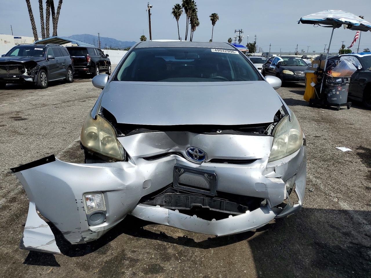 2010 TOYOTA PRIUS III photo 9