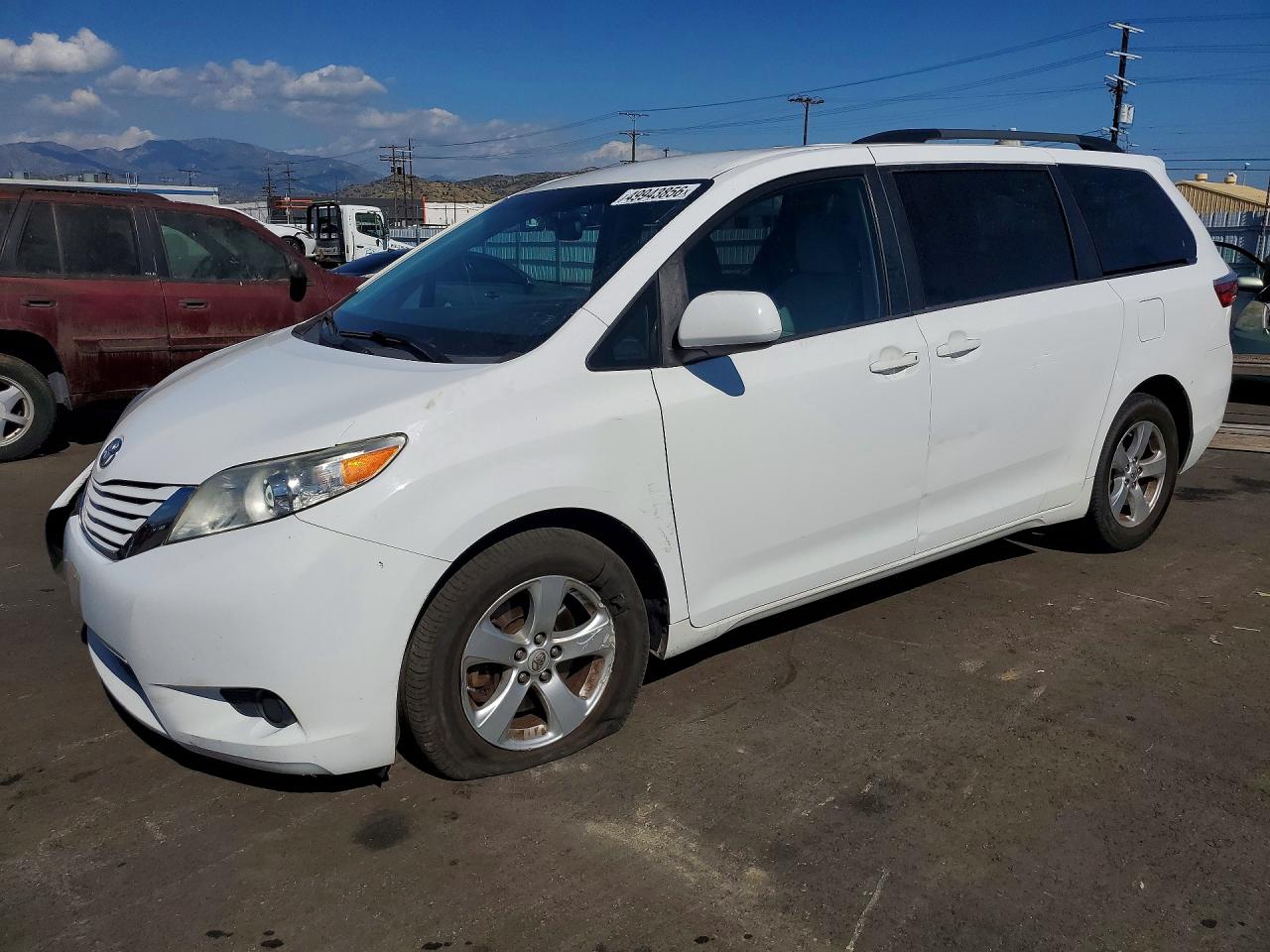 2017 TOYOTA SIENNA
