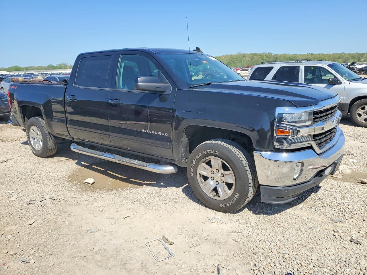 2018 CHEVROLET SILVERADO K1500 LT photo 7