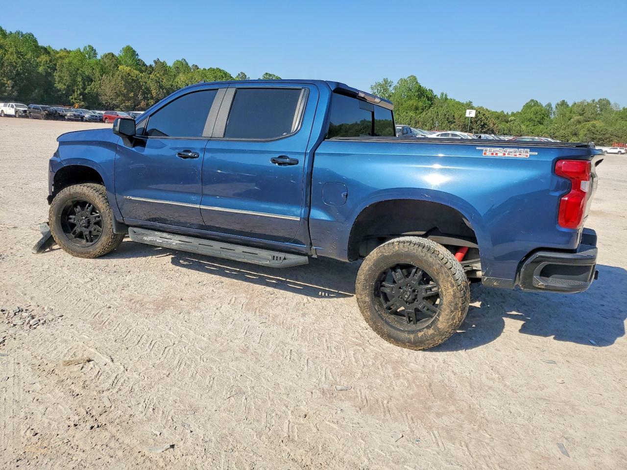2021 CHEVROLET SILVERADO K1500 LT TRAIL BOSS photo 3